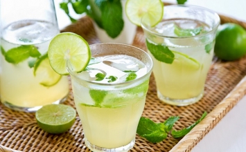 Thải độc bằng nước hoa quả và nhịn ăn, nên hay không?